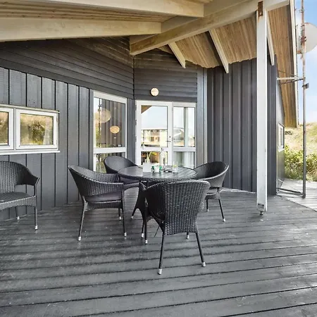 Clara - 500m From The Sea By Interhome